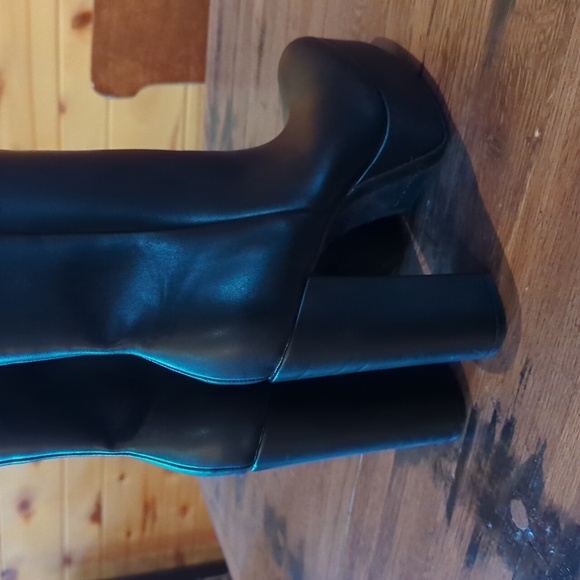 NWT Beautiful Marc Fisher Rublia Classic High Heeled Black Boots. sz 9 - Picture 3 of 15